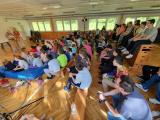 Der Teufel mit den drei goldenen Haaren zu Gast in unserer Schule